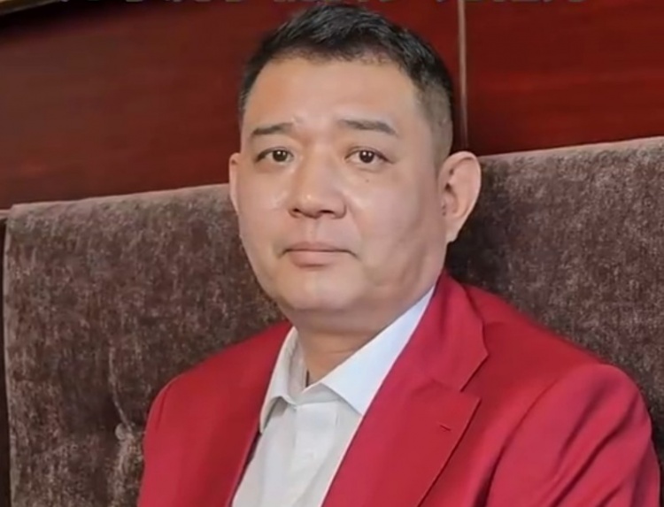鞏曉彬：剛打球時(shí)工資20多塊錢(qián) 主要給父母、給家里改善生活