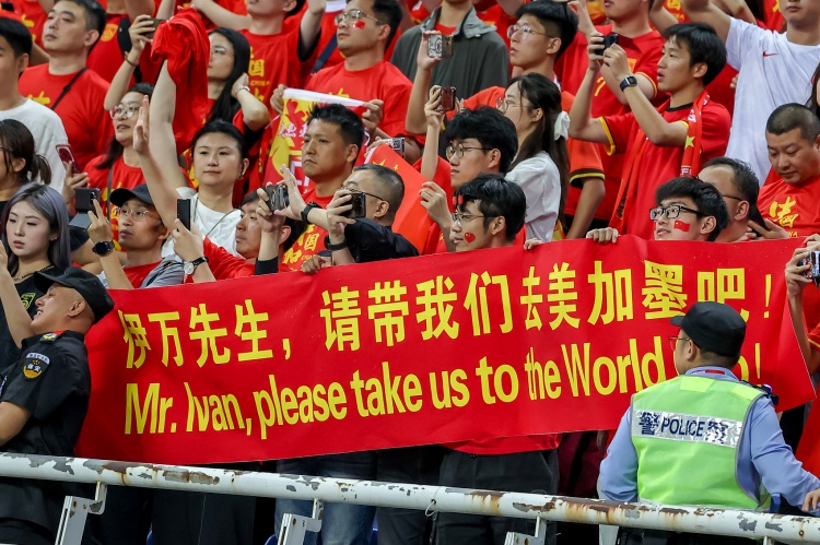 主力后腰停賽，逼迫伊萬(wàn)放棄菱形中場(chǎng)？塞鳥(niǎo)奇兵作用或是搶分關(guān)鍵